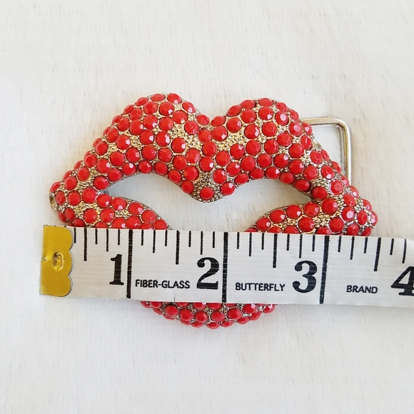 Red Stones Lips Silver Buckle - Picture 2 of 6